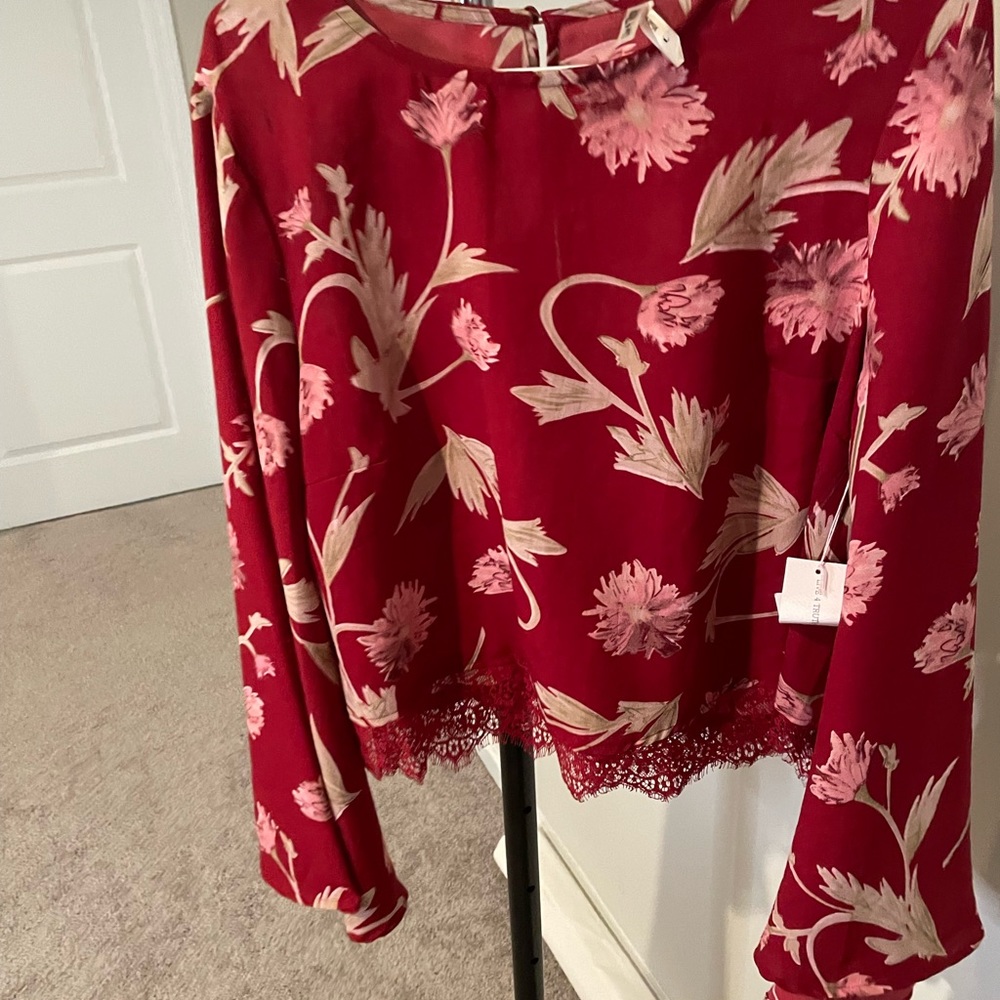 Women’s Live 4 Truth Blouse| Size Large